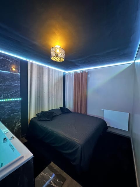 Appartement luxueux avec jacuzzi Apartment in Cergy