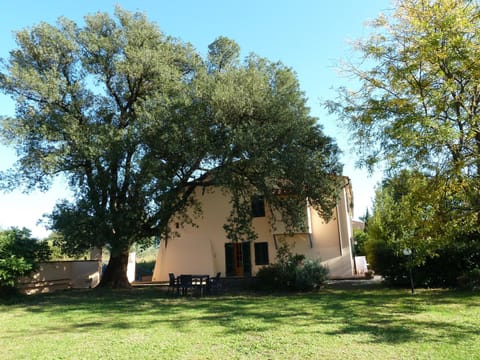 Al Vecchio Leccio Country House in Pistoia