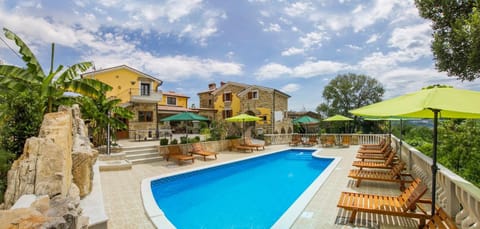Swimming pool, Swimming pool