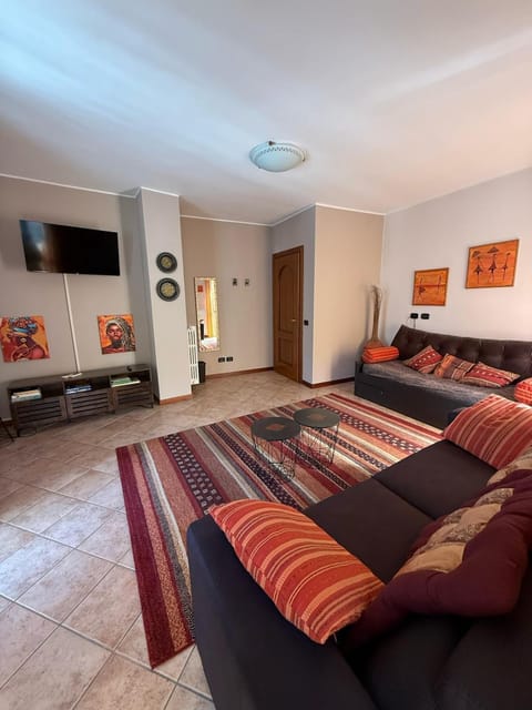 Communal lounge/ TV room, Bed, TV and multimedia, Living room