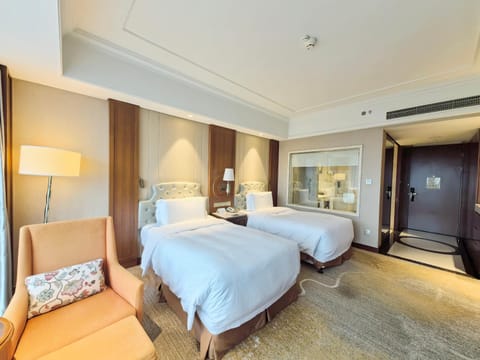 DoubleTree by Hilton Ningbo - Chunxiao Hotel in Zhejiang