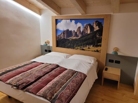 Bed, Natural landscape, Photo of the whole room, Bedroom, Mountain view, Facility for disabled guests