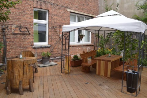 Patio, BBQ facilities, Garden, Balcony/Terrace