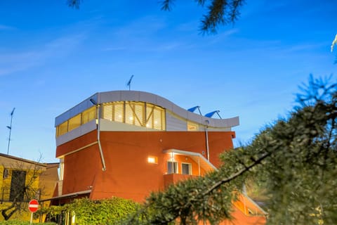 Facade/entrance, Garden