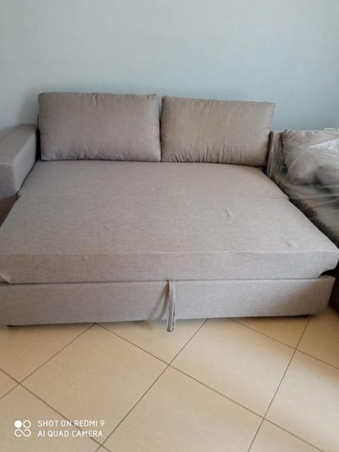 Bed, Living room
