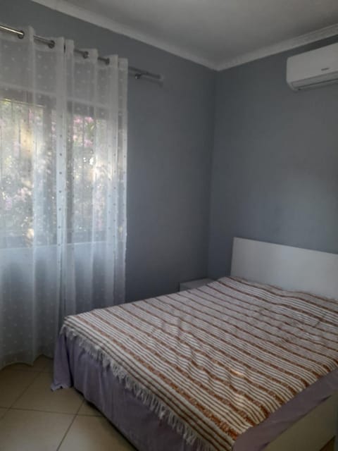 Bed, Bedroom, air conditioner