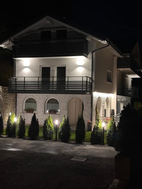 Facade/entrance, Night