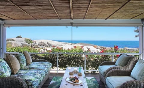 Beachfront Bungalow with Private Pool in Camps Bay House in Camps Bay