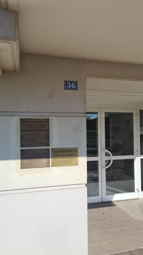 T1 hyper centre Saint-Louis "L'orchidée " free parking Apartment in Weil am Rhein