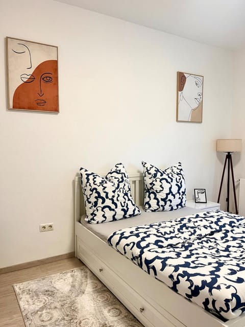 Schönes Zimmer in einer 3er WG-Wohnung geeignet für einen Mann shared apartment Apartment in Frankenthal