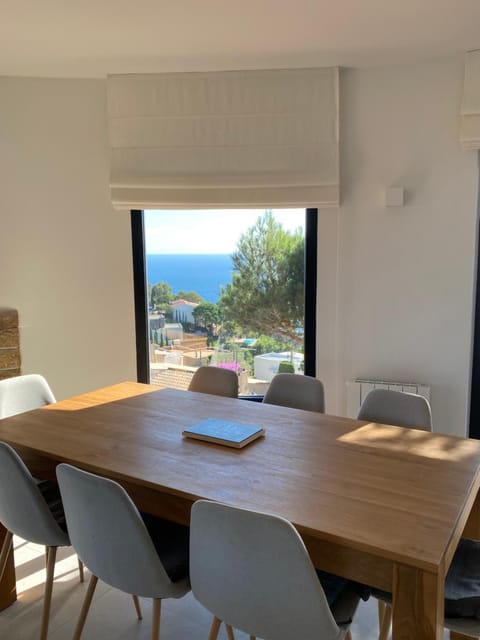 Natural landscape, Dining area, Sea view