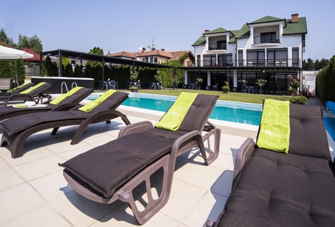 Guest House Panorama Aqualux Bed and Breakfast in Novi Sad