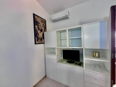 TV and multimedia, Kitchen or kitchenette, air conditioner