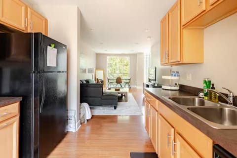 Kitchen or kitchenette, Dining area, dishwasher, oven, stove