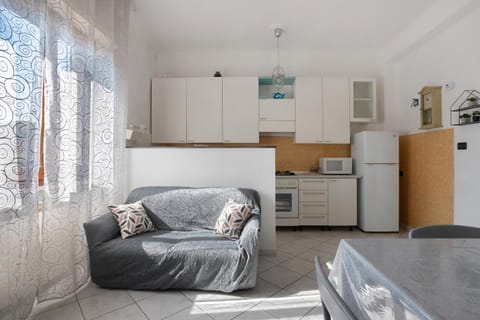 Property building, Kitchen or kitchenette, Living room