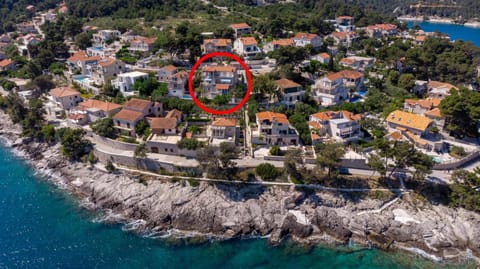 Apartments by the sea Puntinak, Brac - 718 Apartment in Selca, Brač