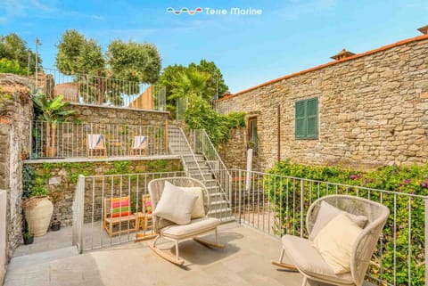 Property building, Balcony/Terrace, Garden view, sunbed