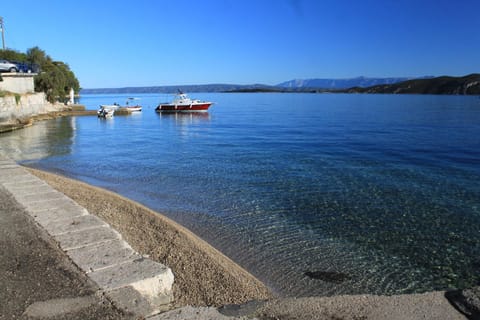 Rooms by the sea Racisce, Korcula - 3095 Alojamiento y desayuno in Račišće