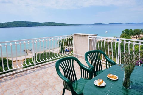 Balcony/Terrace, children, Family