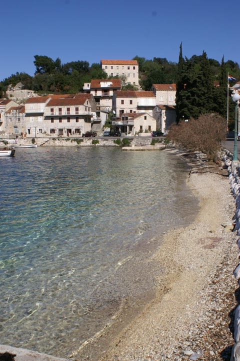 Apartments and rooms by the sea Racisce, Korcula - 4341 Bed and Breakfast in Račišće