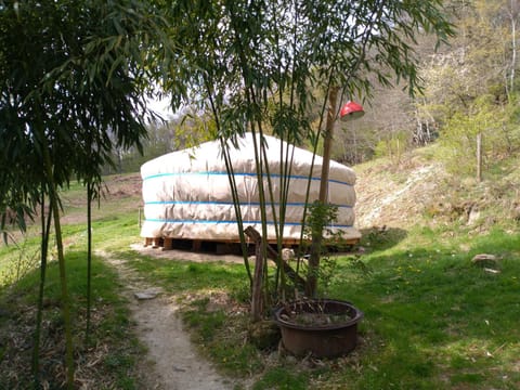 Yourte Morvan Insolite Luxury tent in Bourgogne-Franche-Comté