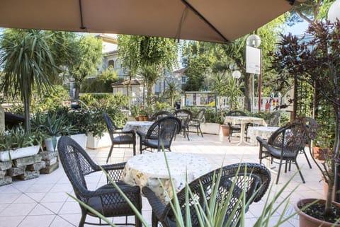 Garden, Balcony/Terrace