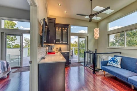 Incredible Waterfront Villa with Stunning Sights in Gary, Indiana Villa in Portage