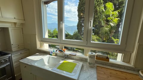 Natural landscape, Kitchen or kitchenette, Mountain view