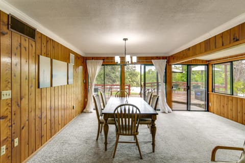 5 Mi to Lake Oroville Huge Riverfront Home! House in Oroville