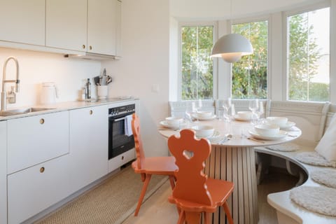 Kitchen or kitchenette, Dining area, kitchen