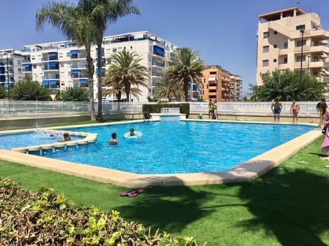 Apartamento 1ª línea playa con piscina y parking Apartment in Daimús