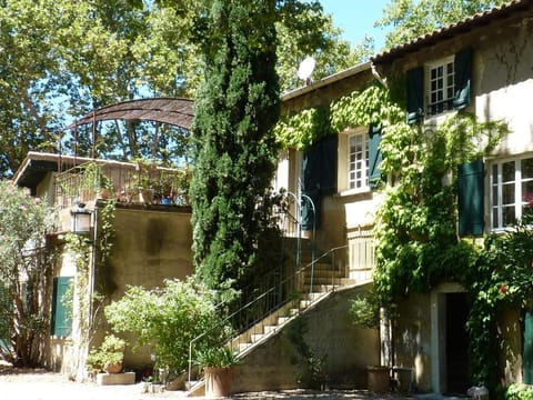 Les Gîtes du Domaine de Rhodes Maison in Villeneuve-lès-Avignon