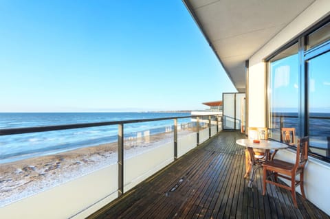 Restaurant/places to eat, Day, Balcony/Terrace, Beach, Hiking, Sea view