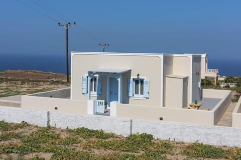 Ann-Margo House House in Santorini