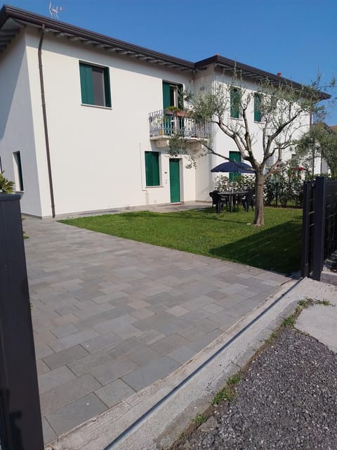 Memy's House bilocale con giardino Apartment in Sirmione