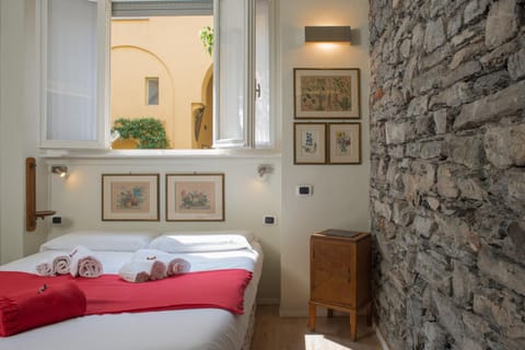 Bedroom, Inner courtyard view