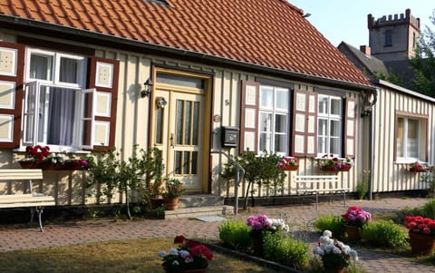 Kapitänshaus in Strandnähe in Prerow Copropriété in Prerow