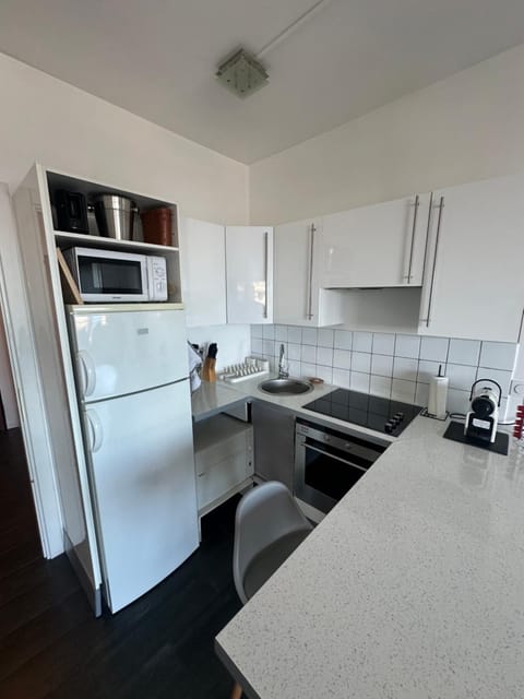 Kitchen or kitchenette, Dining area, dishwasher, oven, stove, toaster
