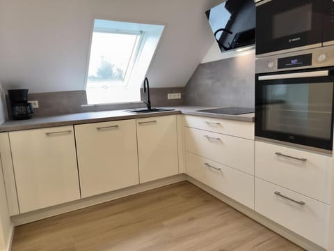 1BR, 2BA apt w AC, walk-in closet, near RAB Apartment in Ramstein-Miesenbach