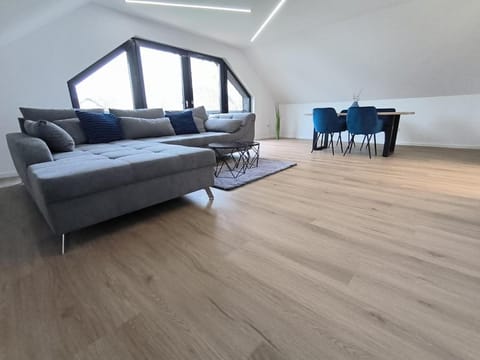 1BR, 2BA apt w AC, walk-in closet, near RAB Apartment in Ramstein-Miesenbach