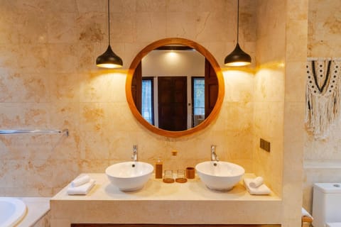 Bathroom, towels
