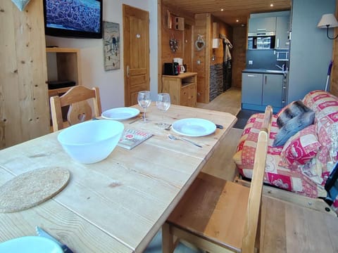 Appartement cosy 4 pers, rénové style montagne, ski aux pieds - FR-1-545-53 Apartment in Val Thorens