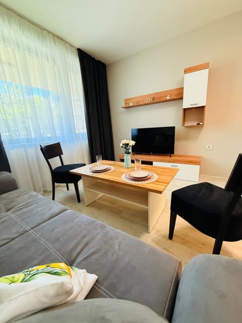 Valhalla Estate Family Apartment whit Parking Apartment in Varna