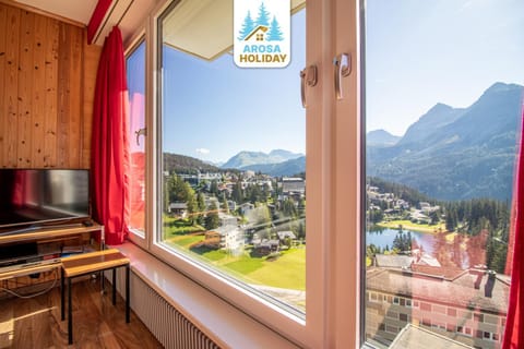 Living room, Mountain view