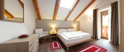 Other, Photo of the whole room