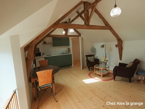 Seating area, kitchen