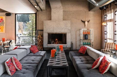 View (from property/room), Living room, Lounge or bar, Seating area, fireplace