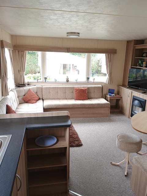 16 Vale Park Campground/ 
RV Resort in Fishguard Holiday Park