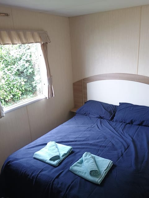 16 Vale Park Campground/ 
RV Resort in Fishguard Holiday Park