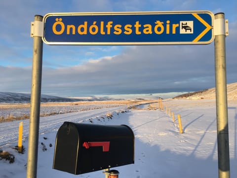 Öndólfsstaðir Farm B&B Estancia en una granja in Northeastern Region